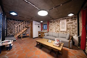 Pingtan Travel Notes Cat Head