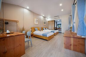 Pingtan Travel Notes Cat Head