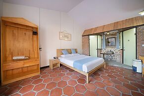 Pingtan Travel Notes Cat Head