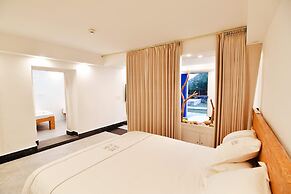 Pingtan Travel Notes Cat Head