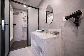 Pingtan Travel Notes Cat Head