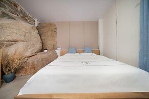 Pingtan Travel Notes Cat Head