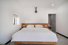 Pingtan Travel Notes Cat Head