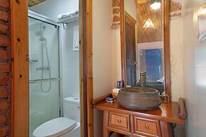 Pingtan Travel Notes Cat Head