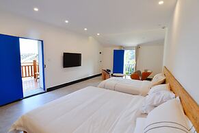 Pingtan Travel Notes Cat Head