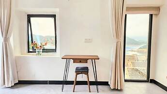 Pingtan Travel Notes Cat Head