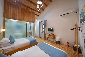 Pingtan Travel Notes Cat Head