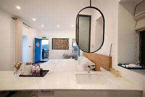 Pingtan Travel Notes Cat Head