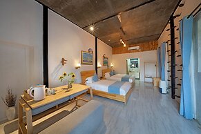 Pingtan Travel Notes Cat Head