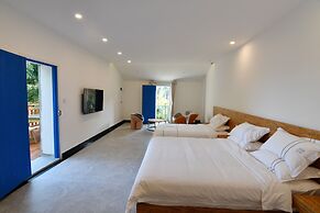 Pingtan Travel Notes Cat Head