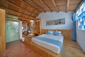 Pingtan Travel Notes Cat Head