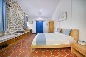 Pingtan Travel Notes Cat Head