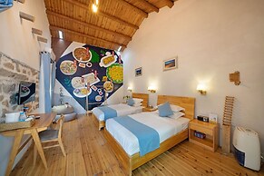 Pingtan Travel Notes Cat Head