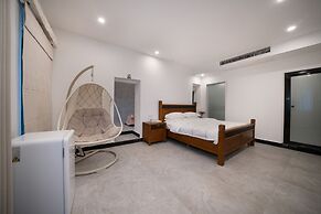 Pingtan Travel Notes Cat Head