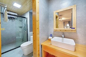 Pingtan Travel Notes Cat Head