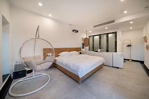 Pingtan Travel Notes Cat Head