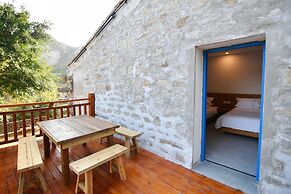 Pingtan Travel Notes Cat Head