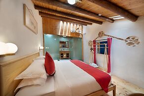 Pingtan Travel Notes Cat Head