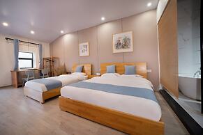 Pingtan Travel Notes Cat Head