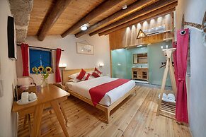 Pingtan Travel Notes Cat Head