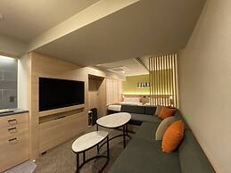 Premium Apart MONday KYOTO GOJO