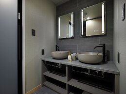 Premium Apart MONday KYOTO GOJO