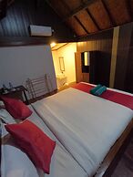 Maryan Moyo Bungalows and resto