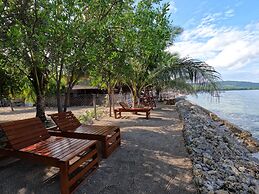 Maryan Moyo Bungalows and resto