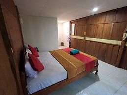 Maryan Moyo Bungalows and resto