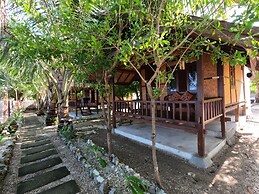 Maryan Moyo Bungalows and resto