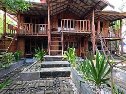 Maryan Moyo Bungalows and resto