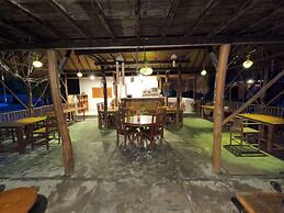 Maryan Moyo Bungalows and resto