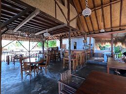 Maryan Moyo Bungalows and resto
