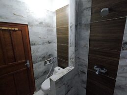 Maryan Moyo Bungalows and resto