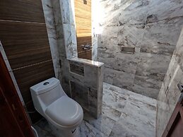 Maryan Moyo Bungalows and resto