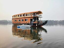 Aquaholic - A Floating Villa