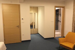 VINOTEL BRZICA ALJMAŠ