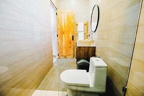 Queenara Local House