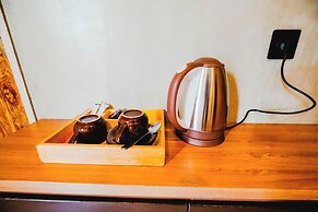 Queenara Local House