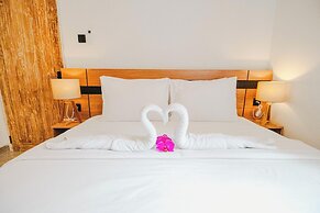 Queenara Local House