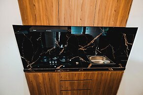 Queenara Local House