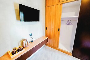 Queenara Local House