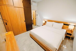 Queenara Local House