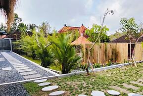 Queenara Local House