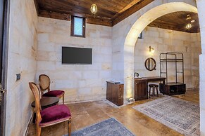 ARIEN CAVE SUITES