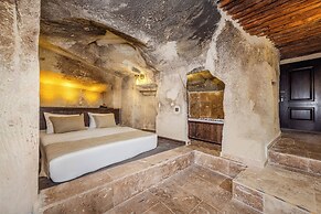 ARIEN CAVE SUITES