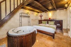 ARIEN CAVE SUITES