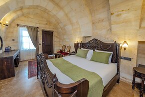 ARIEN CAVE SUITES