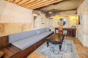 ARIEN CAVE SUITES