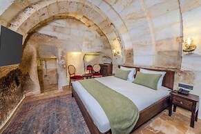 ARIEN CAVE SUITES